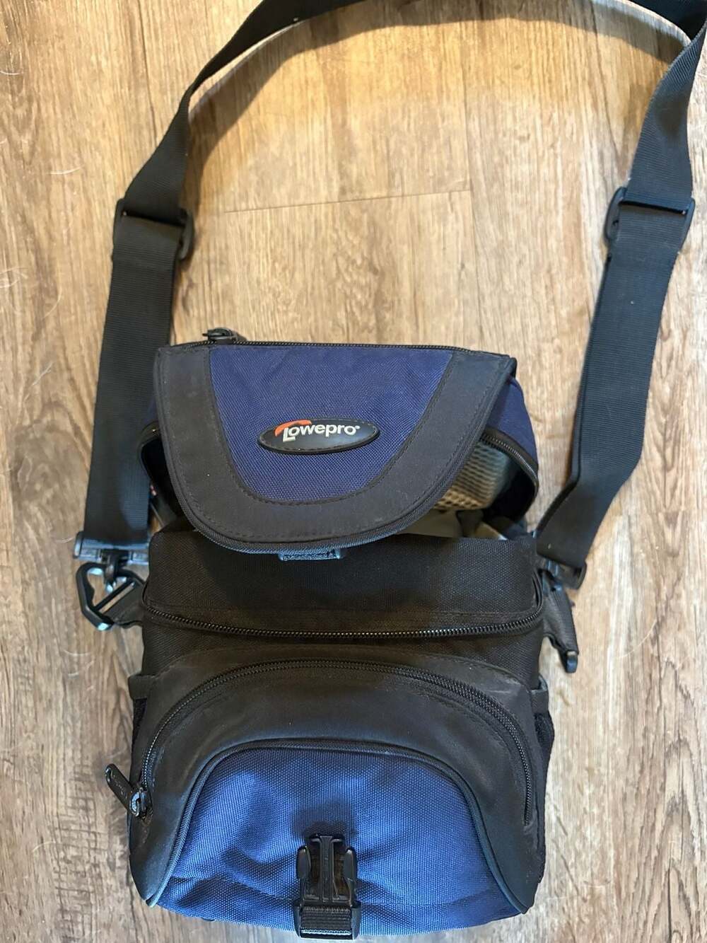 Lowepro Nova Micro AW Camera Shoulder Bag